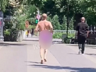 Голый мужчина устроил забег в центре Краснодара