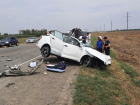 На Кубани в грузовик по "встречке" въехал внедорожник: два человека погибли