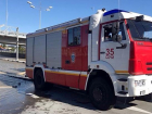 В Сочи во время шторма дерево рухнуло на машину с людьми