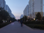 «Дети идут по темноте, света нет»: в Московском микрорайоне Краснодара лишили освещения популярную аллею