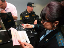 Судебные приставы рассказали, как без проблем вылететь из страны