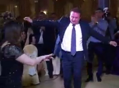 Видео с «лезгинкой» мэра Сочи разлетелось по интернету