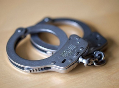 Парень на Кубани забил молотком знакомого пенсионера ради еды и пары тысяч рублей 