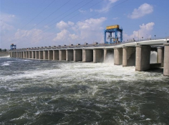 Специалисты МЧС обследует Краснодарское водохранилище 