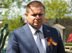 Ездит на Porsche Panamera и зарабатывает по 1,4 млн рублей в месяц депутат Гордумы Краснодара Быков