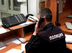 Двое мужчин проникли в магазин, чтобы украсть деньги из банкомата 