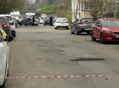 На детской площадке в Краснодаре нашли нечто похожее на взрывчатку