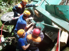 Спасатели Сочи спасли жизни двум мужчинам