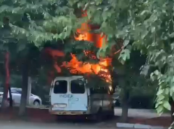 В жилом районе Краснодара сгорела «Газель»