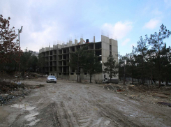 В Геленджике снесут недостроенный дом после визита губернатора 