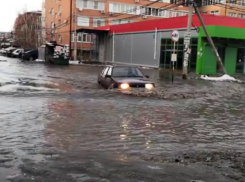 В Краснодаре до сих пор не устранили потопы после таяния снега 
