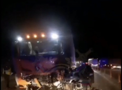 В Краснодарском крае в ДТП с фурой погибли два человека 