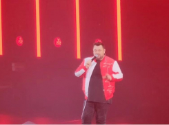 «Как вы живете?»: в Краснодаре лидер группы «Руки Вверх!» опоздал на свой концерт из-за пробок