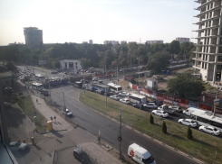  Трамваи заблокировали движение на 40-летия Победы в Краснодаре 