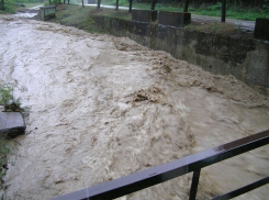 В Сочи сохраняется угроза затопления и схода селя