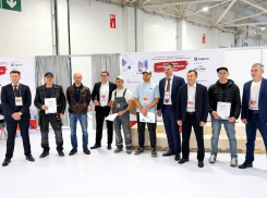 Каменщик ГК «ЮгСтройИнвест» занял второе место на конкурсе профмастерства в рамках выставки YugBuild 2026