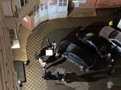 В Краснодаре молодой мужчина выпал из окна в ЖК «Панорама»