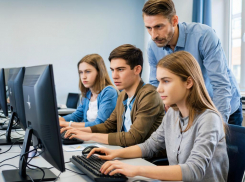 Эксперты перечислили ТОП-5 российских компаний для первой работы 