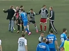 Футболисты армавирского «Торпедо» и «Сибири» устроили массовую драку