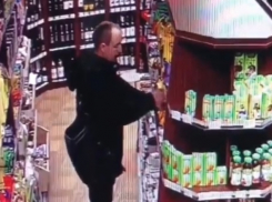 «Пришел, выпил, закусил»: любителя «халявы» обнаружили в краснодарском магазине 