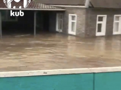 В ауле Адыгеи из-за мощного ливня затопило улицы и дома