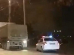 После погони и ДТП с полицейскими мужчина мешал вытащить себя из машины куском стекла на Кубани 