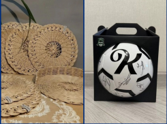 Мячи с автографами и плетеные подносы: какие необычные сувениры встречаются на Кубани