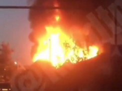 Больше часа горел жилой дом в поселке под Краснодаром