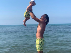 Дмитрий Маликов опубликовал фотографии с семейного отдыха в Геленджике