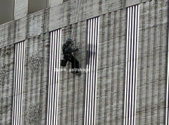 Стадион в парке Галицкого «засыпало» снежинками перед Новым годом