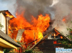 В Краснодаре сгорел дом на улице Радио