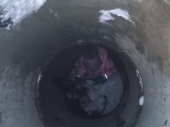 В Краснодаре завели уголовку после падения девочки в открытый люк