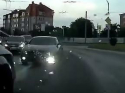 Автохамы на элитных иномарках без госномеров подвергли смертельной опасности краснодарцев