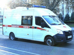 На пляже под Геленджиком девочка получила рваную рану живота 