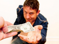 Краснодарец пообещал знакомому решить проблемы на работе при помощи полиции