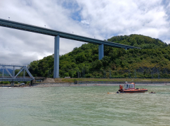 Тела пропавших в море туристов в Сочи могут быть под землей