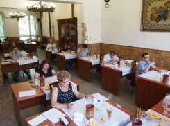 В Краснодаре по достоинству оценили работу виноградарей и виноделов