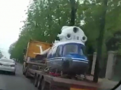 Вертолет на улицах Краснодара попал на видео 