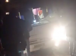  Водитель-обочечник рейсового автобуса из Краснодара чуть не улетел в кювет 