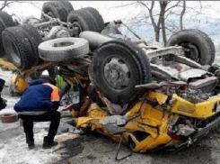 На Кубани в ДТП погиб водитель автобетономешалки