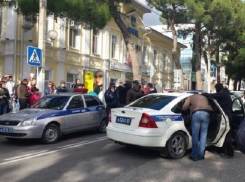 В Геленджике задержали с поличным двух «оборотней в погонах»