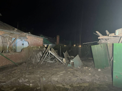 В станице Марьянской под Краснодаром обломки БПЛА упали на жилой дом