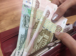 Женщина на Кубани погорела на крупной взятке полицейскому