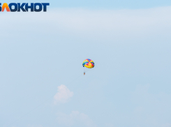 Главное в Краснодаре: туристы ходят с «голыми задами» и купаются на фоне горящего курорта, а девушки падают из маршруток и платят за «изнасилование»