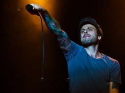 Солист «Пятницы» признался в разногласиях с Сергеем Бабкиным и рассказал, почему не любит «фанатов» 