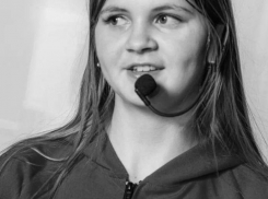 В Краснодарском крае прощаются с убитой на трассе Татьяной Мостыко