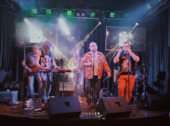 Группа «Бахыт-Компот» начала концертный тур «Золотая Печень» по побережью Кубани