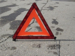 В Краснодаре ВАЗ врезался в патрульный автомобиль с задержанными