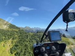После жесткой посадки вертолета в горах Сочи возбуждено уголовное дело 