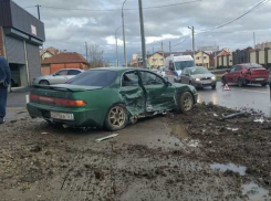 В очередной раз участником ДТП в Краснодаре стала машина «Яндекс Такси»